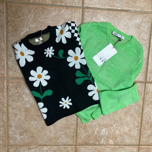 NWT Green Flower Power Sweater Bundle Sz S - Picture 1 of 5